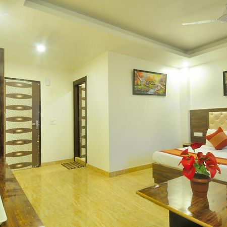 Hotel Noida Delight Luaran gambar