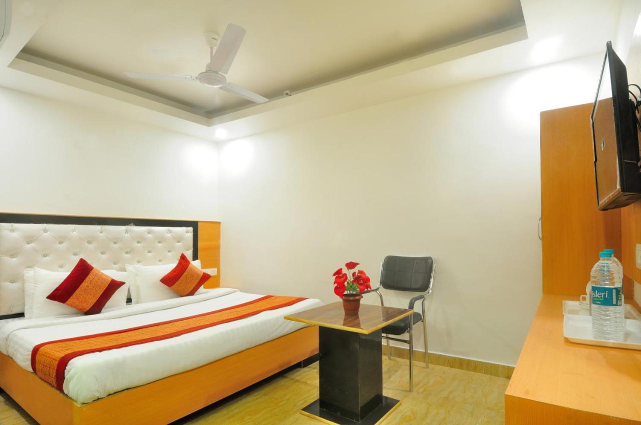 Hotel Noida Delight Luaran gambar