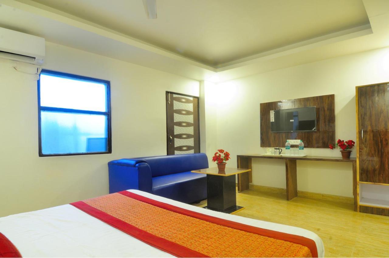 Hotel Noida Delight Luaran gambar