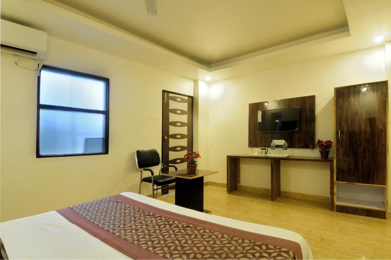 Hotel Noida Delight Luaran gambar